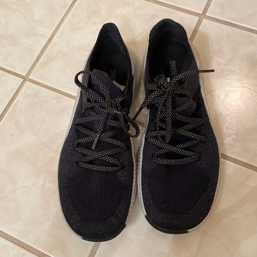 Nike navy blue training sneaker